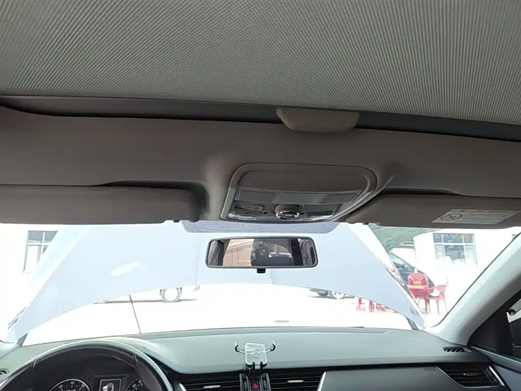 Škoda Octavia 2017 1.6L Automatic Smart Edition фото 18