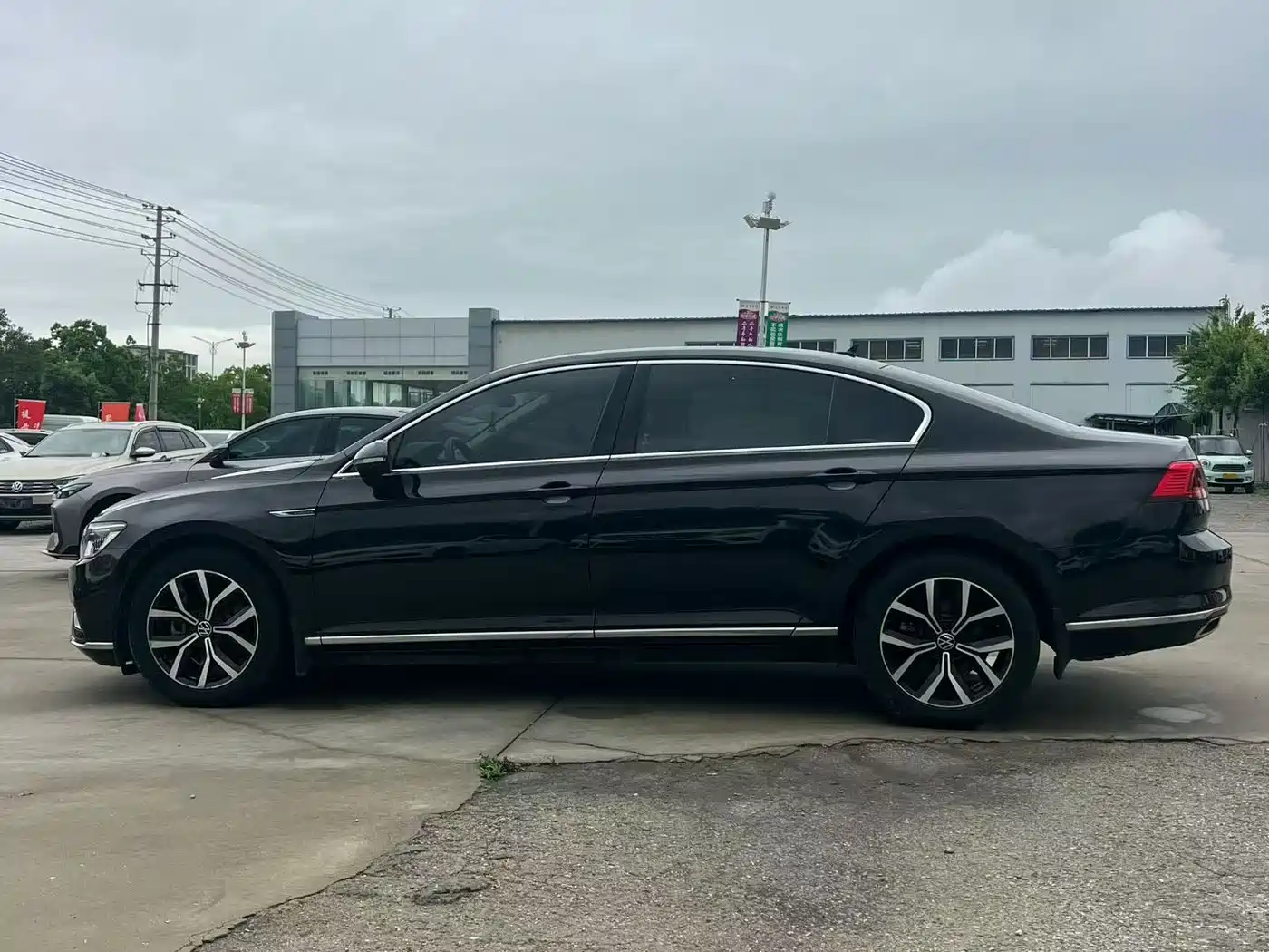 Volkswagen Magotan 2020 330TSI DSG Premium фото 2