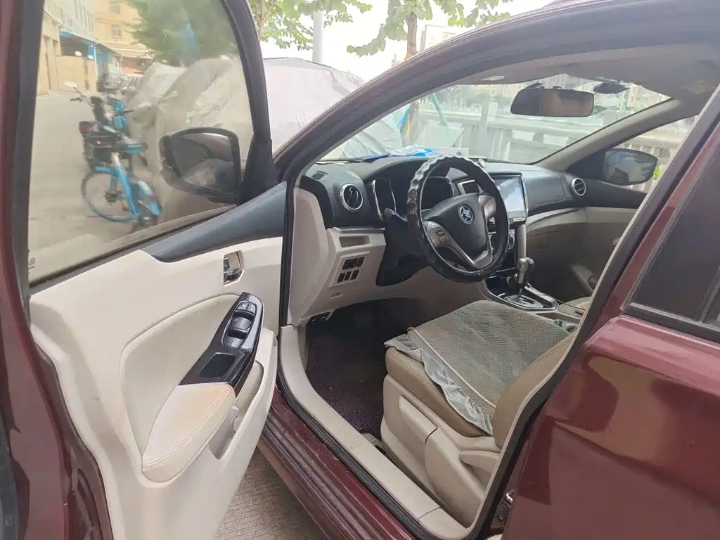 Venucia T70 2017 2016 2.0L CVT Rui Xing Edition
