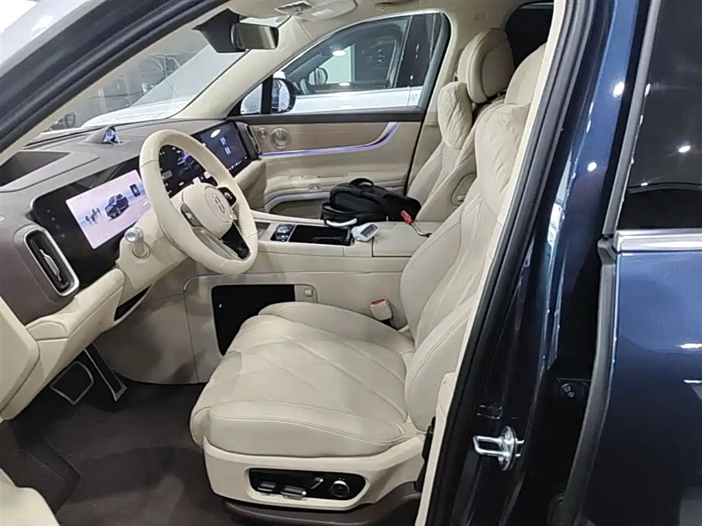 AITO Wenjie AITO M9 2025 Extended Range Ultra 52kWh 6-Seater фото 15