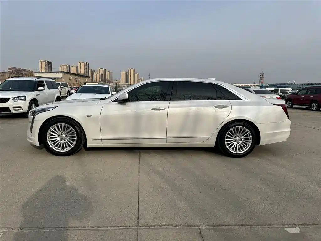 CADILLAC CT6