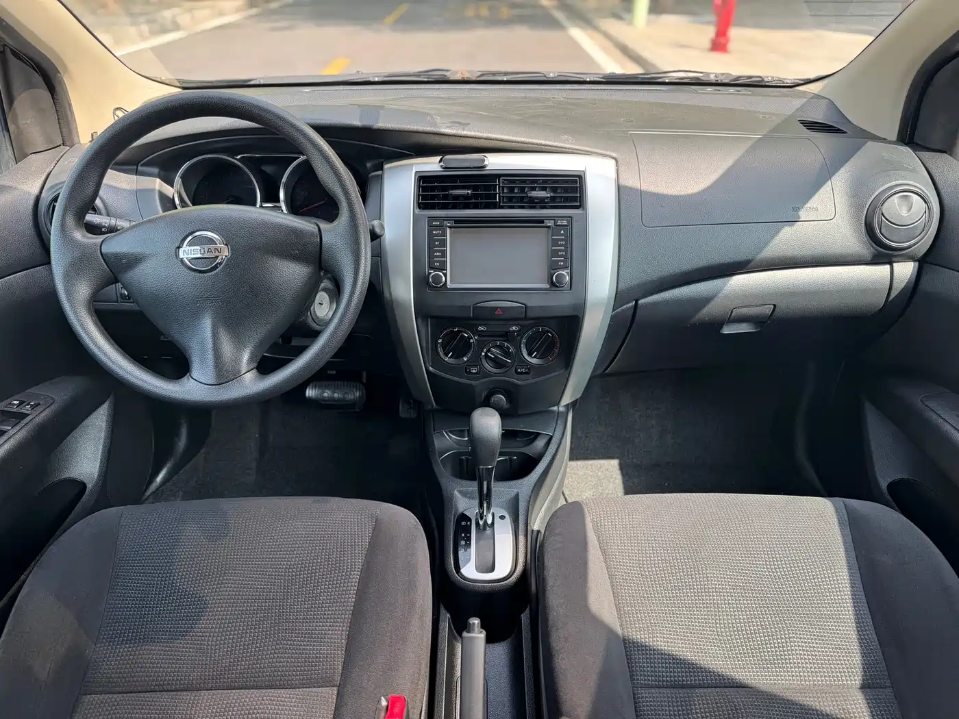 Nissan Livina 2014 2013 1.6XE CVT Comfort