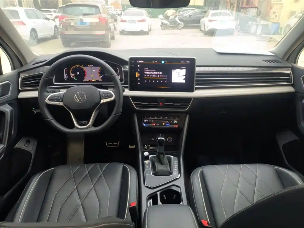 Volkswagen Tiguan L 2024 Outstanding 330TSI Auto 2WD R-Line Dragon Glory Edition фото 6