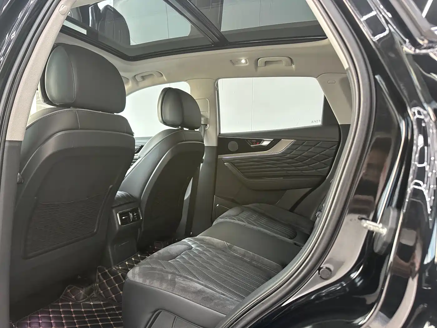 Hongqi HS5 2022 2.0T Smart Connect Premium Edition фото 5