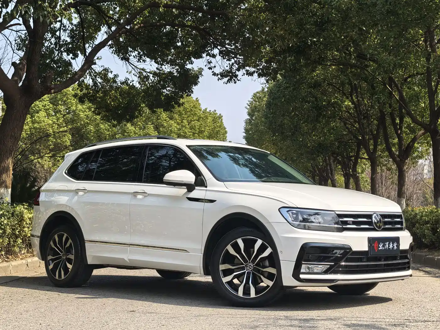 Volkswagen Tiguan L 2021 330TSI Automatic 2WD R-Line Premium фото 3