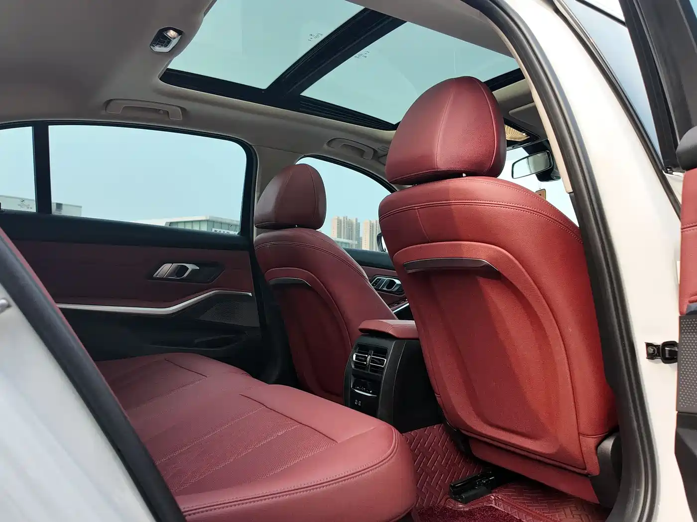 BMW 3 Series 2023 320Li M Sport Package фото 11