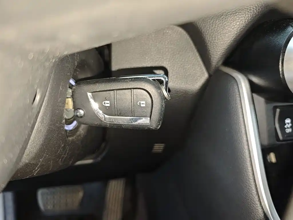 Toyota RAV4 2025 2024 2.0L CVT FWD Urban Edition