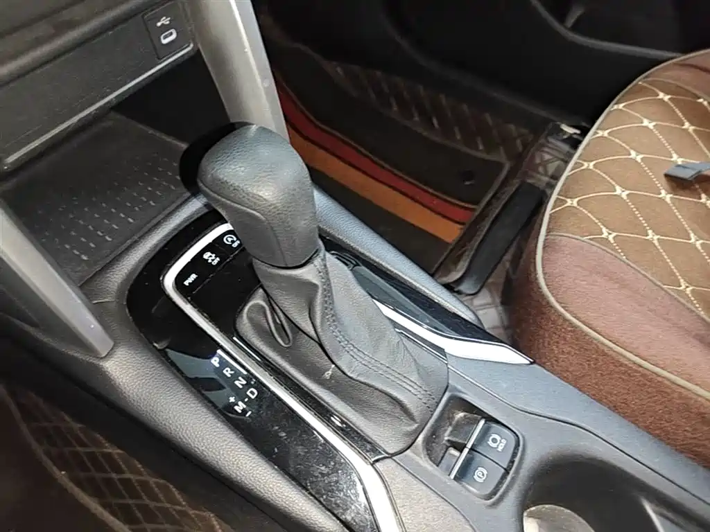 Toyota Frontlander 2023 2.0L CVT Elite Edition фото 14