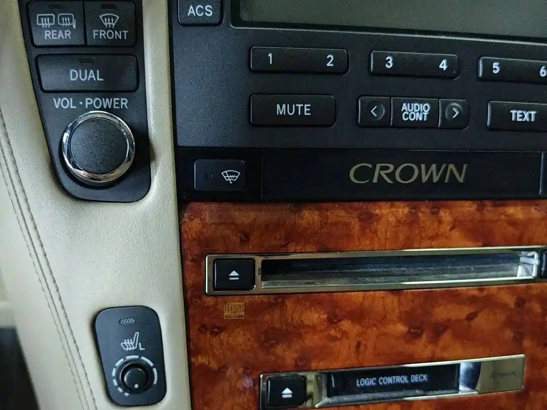 Toyota Crown 2007 2.5L Royal Special Edition фото 17