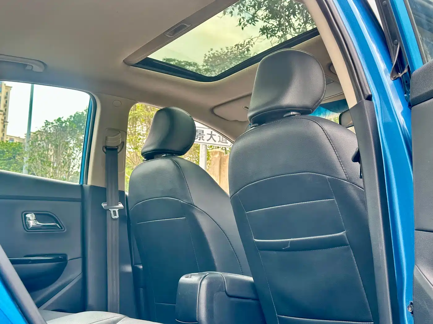 Kia K2 2012 2012 Sedan 1.6L AT Premium Commemorative Edition