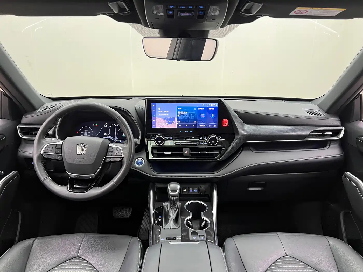 Toyota Crown Kluger 2023 2.5L HEV AWD Premium Edition фото 14