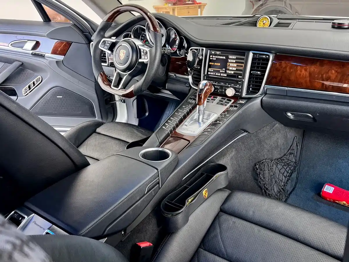 Фото 9 - Porsche Panamera