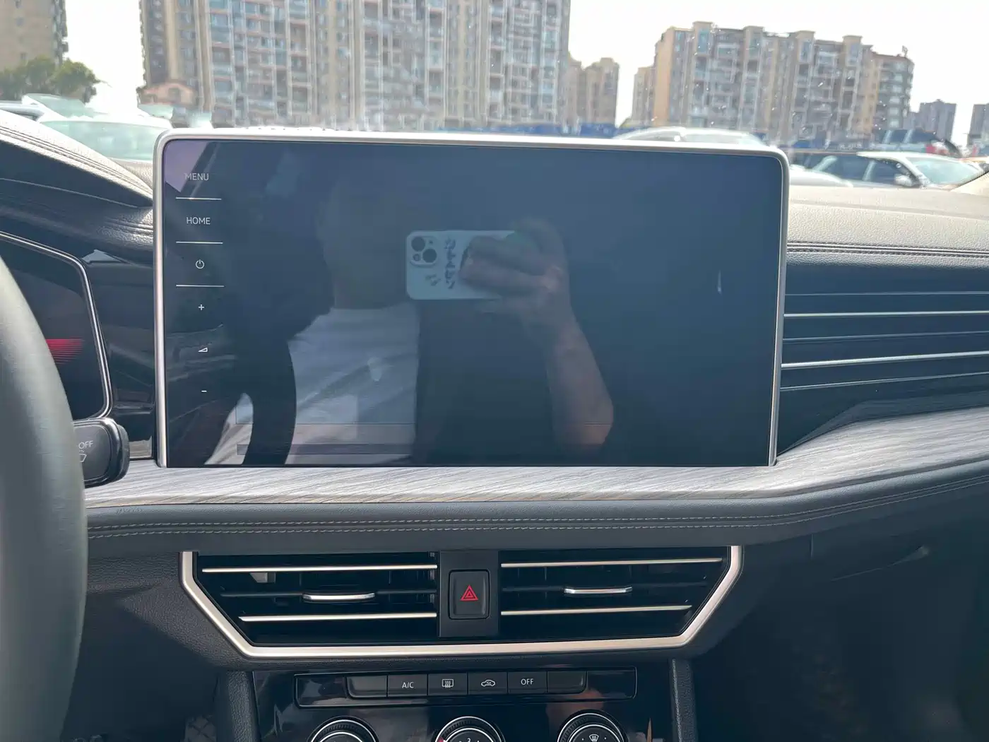 Volkswagen Sagitar 2023 300TSI DSG Surpassing Edition фото 7