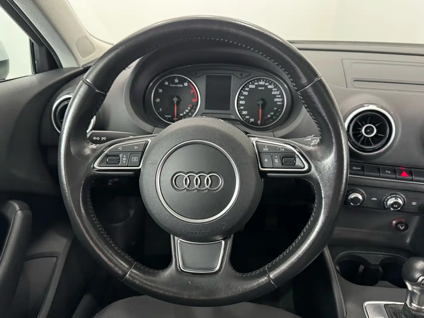 Audi A3 2016 Sportback 35 TFSI Leadership фото 15