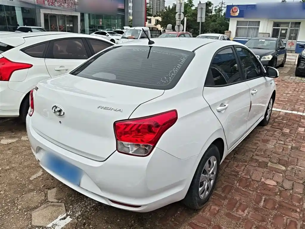 Hyundai Verna 2017 1.4L Manual Renewal Edition China VI фото 7