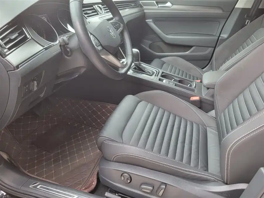 Volkswagen Magotan 2020 280TSI DSG Comfort фото 3