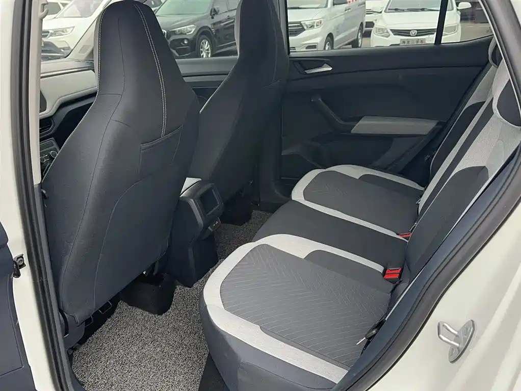 VOLKSWAGEN TUYUE