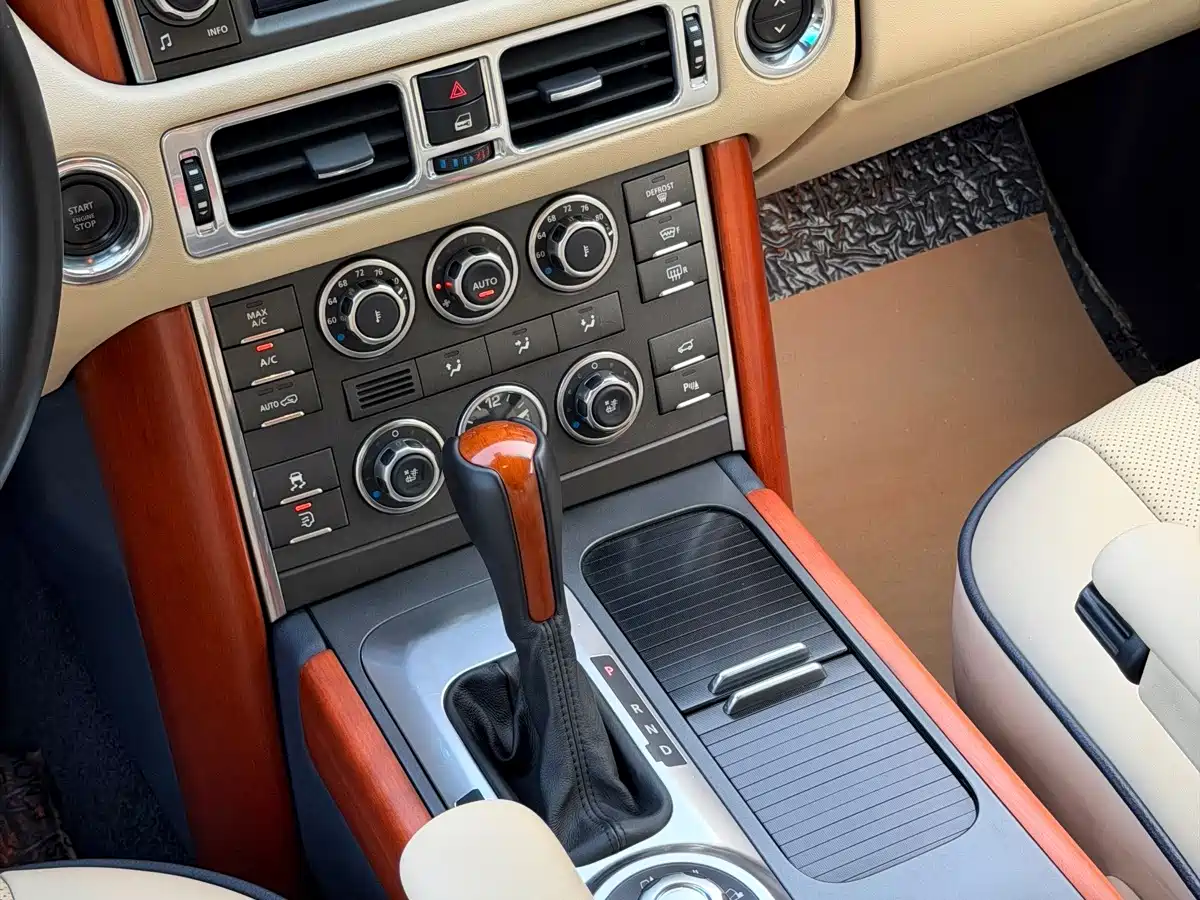 Фото 24 - Land Rover Range Rover