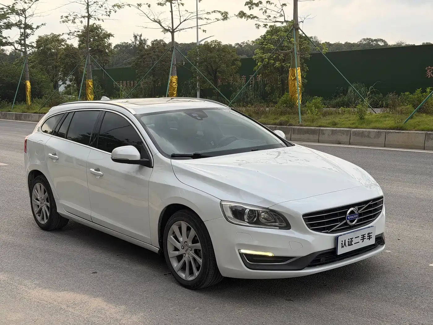 Volvo V60 2014 2015 T5 Momentum