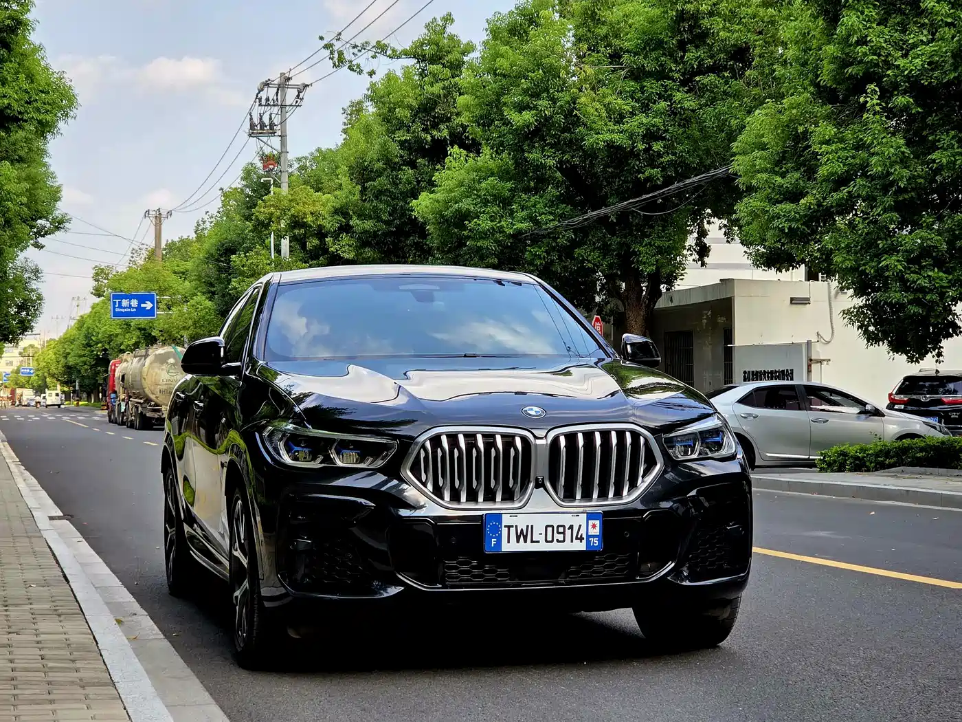 BMW X6 2023 2022 Facelift xDrive40i Exclusive M Sport Package