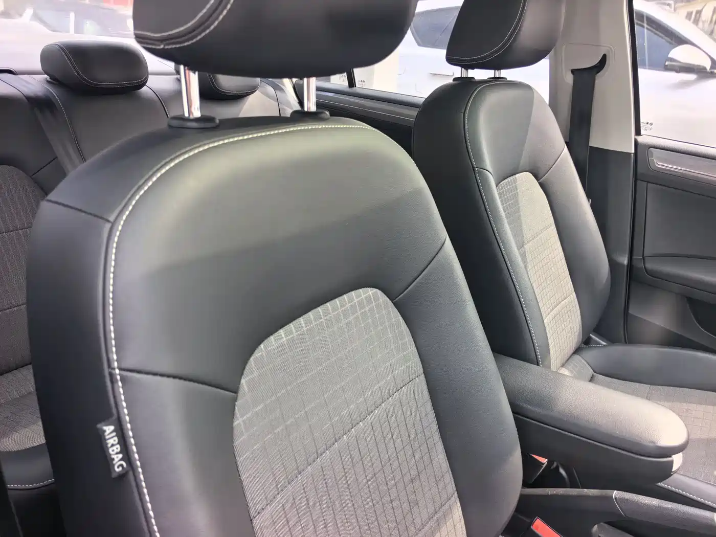 Volkswagen Santana 2016 1.6L Automatic Comfort Edition фото 13