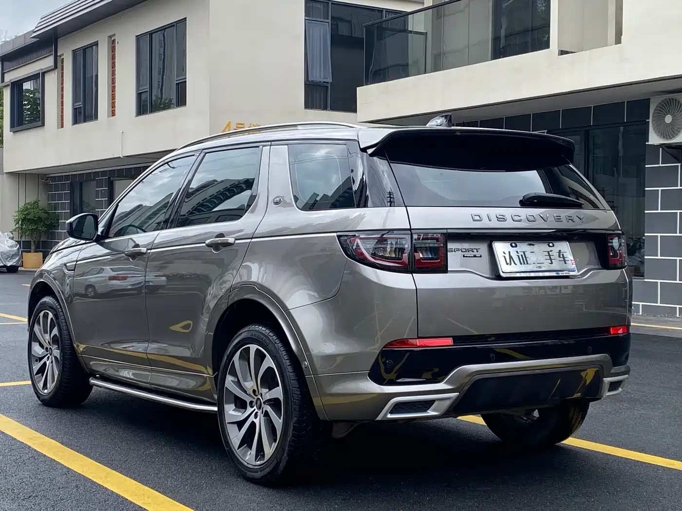 Land Rover Discovery Sport 2021 249PS R-Dynamic SE Performance Technology Edition 5-seater фото 7