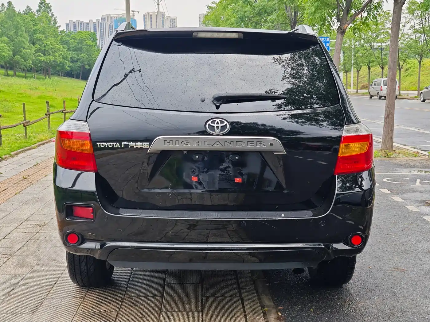 Toyota Highlander 2009 2.7L 2WD 7-seater Luxury Edition фото 8