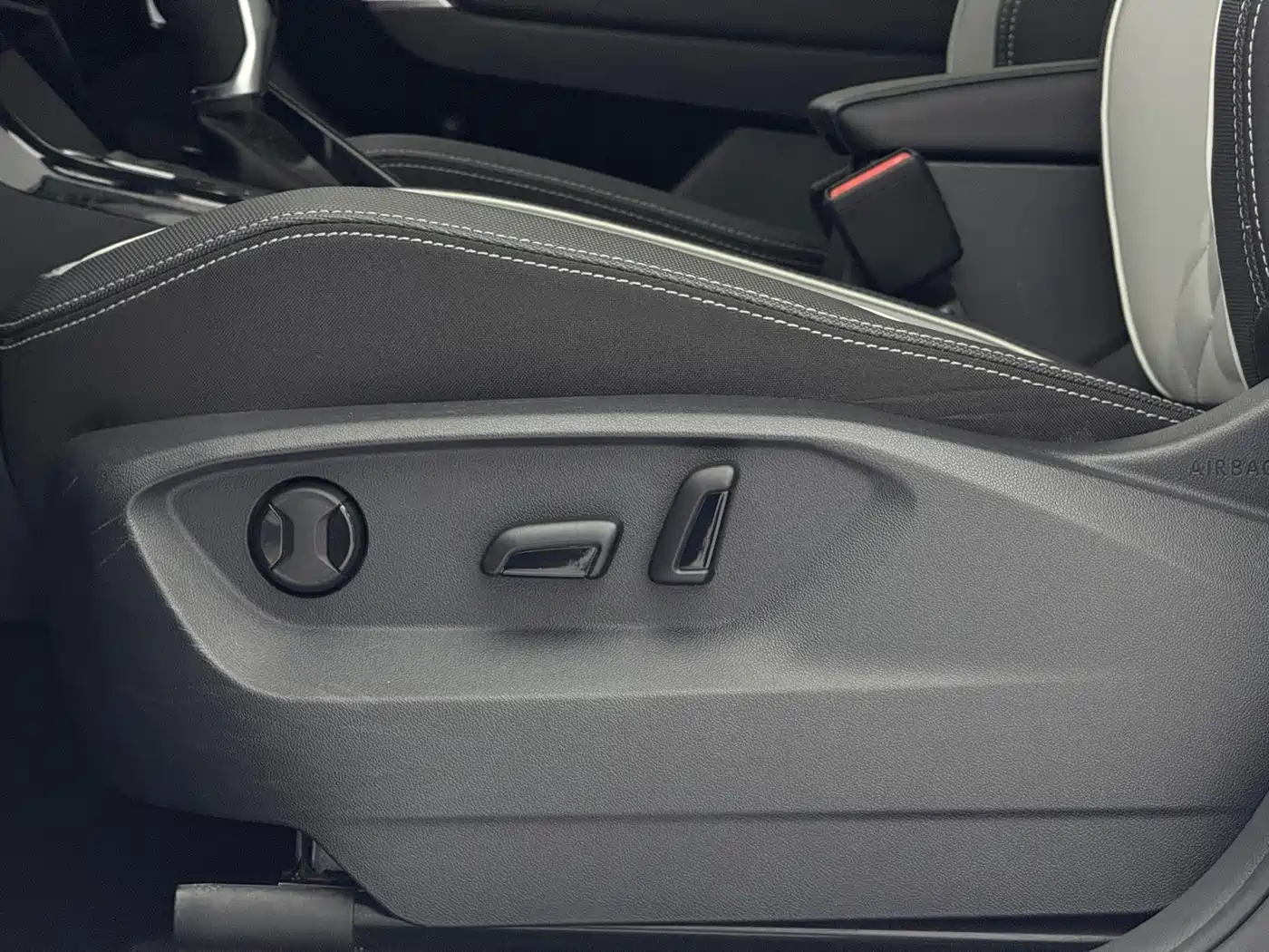 Volkswagen Tayron 2023 280TSI 2WD Luxury Plus Advanced Edition фото 18