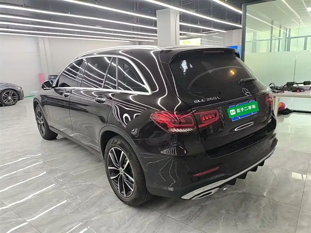 Mercedes-Benz GLC 2022 Facelift GLC 260 L 4MATIC Luxury Model фото 5