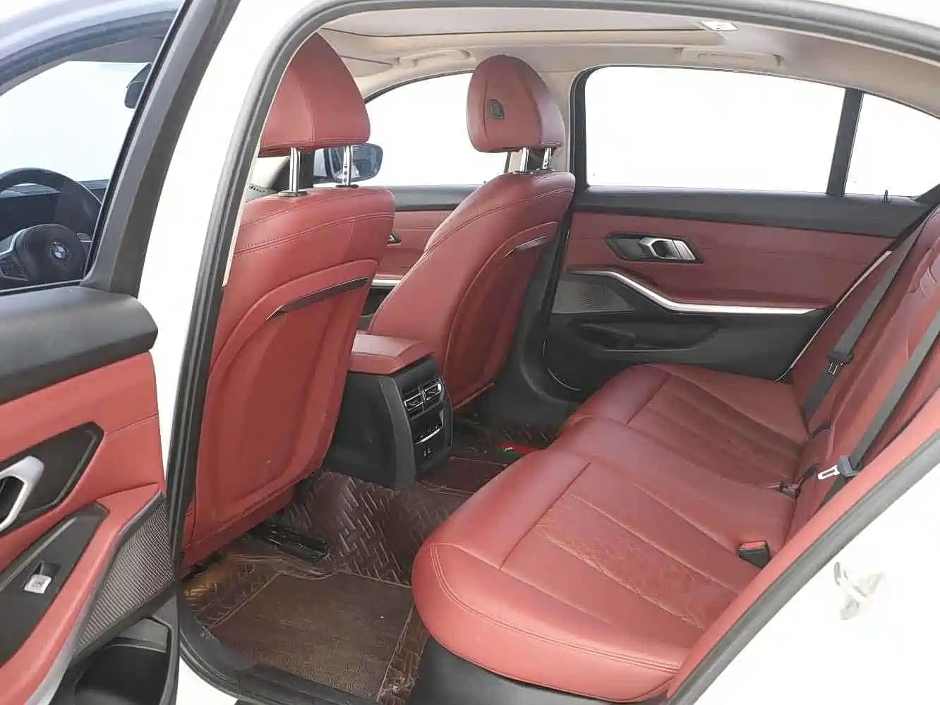 BMW 3 Series 2023 320Li M Sport Package фото 8