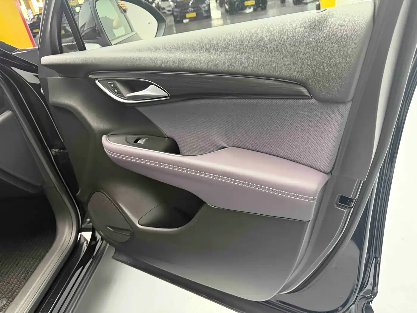Buick Envision Plus 2026 Envision Plus 28T FWD Base фото 9