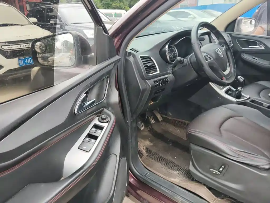 Baojun 560 2016 2015 1.8L Manual Luxury