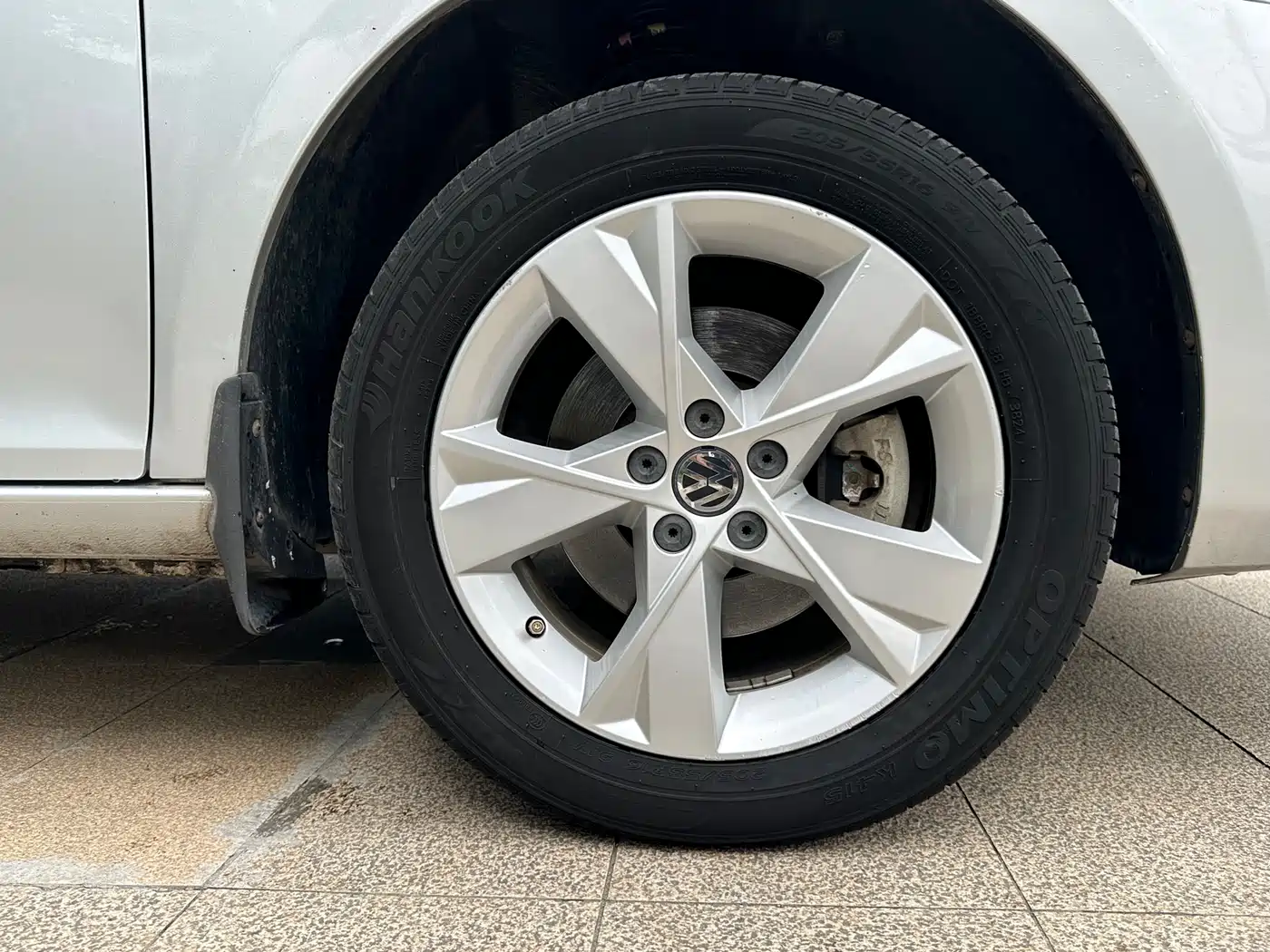 Volkswagen Bora 2014 1.6L Manual Comfort Edition фото 16