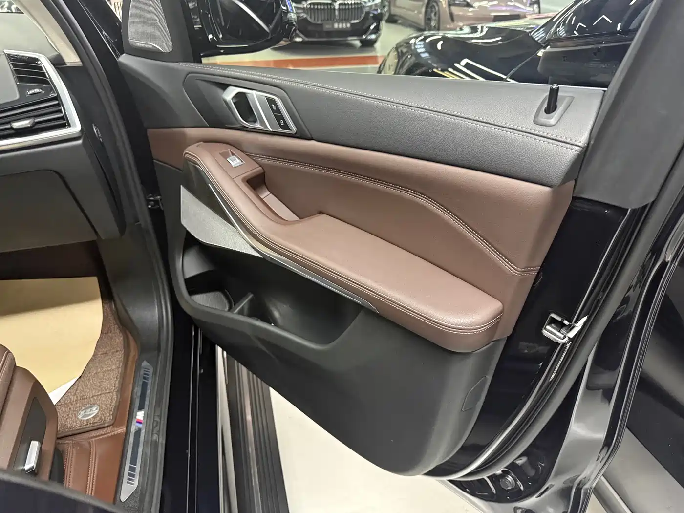 BMW X5 2022 xDrive 30Li Premium M Sport Package фото 5