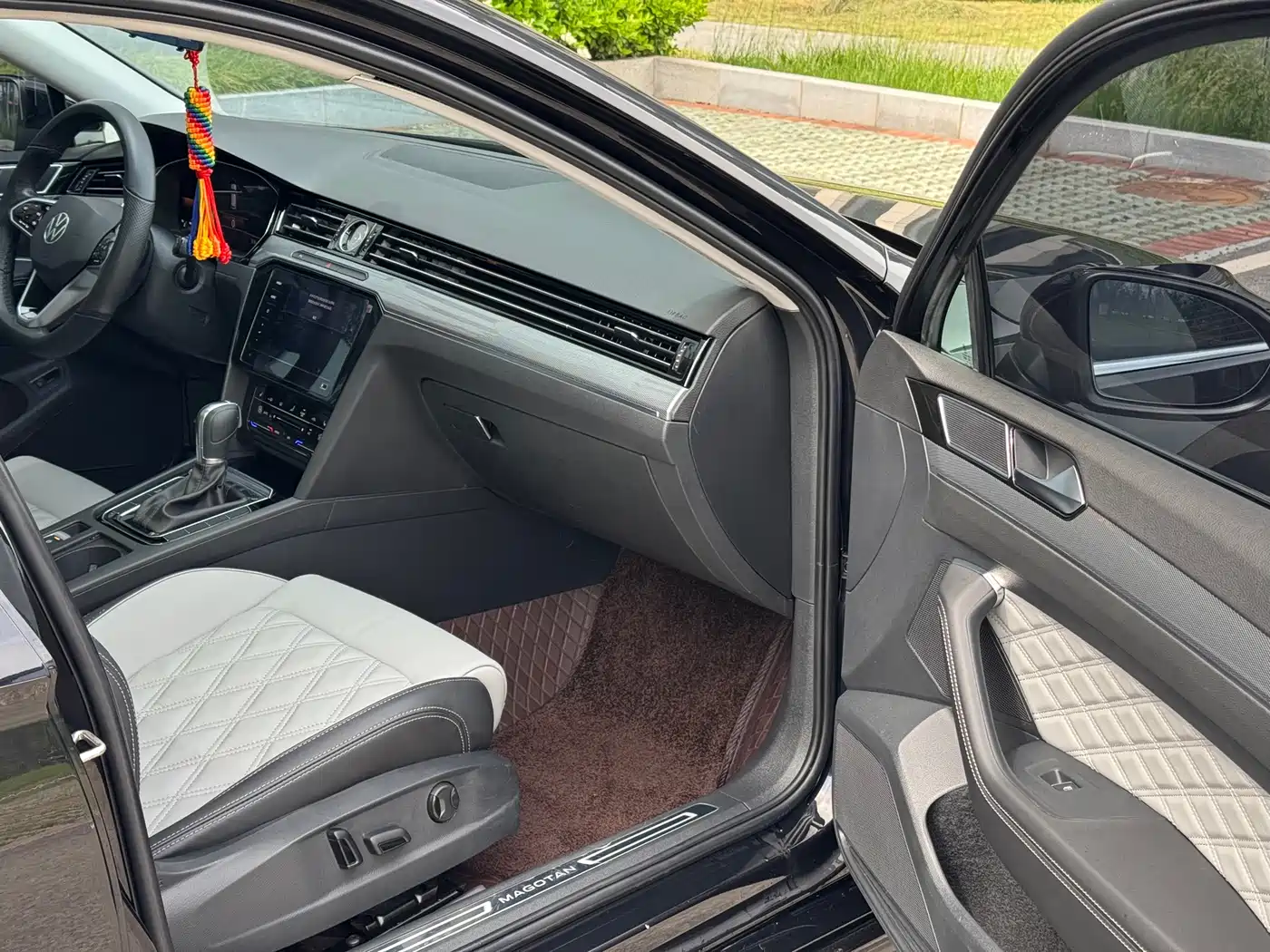 Volkswagen Magotan 2023 2 Million Units Anniversary Edition 330TSI DSG Leading Type фото 20