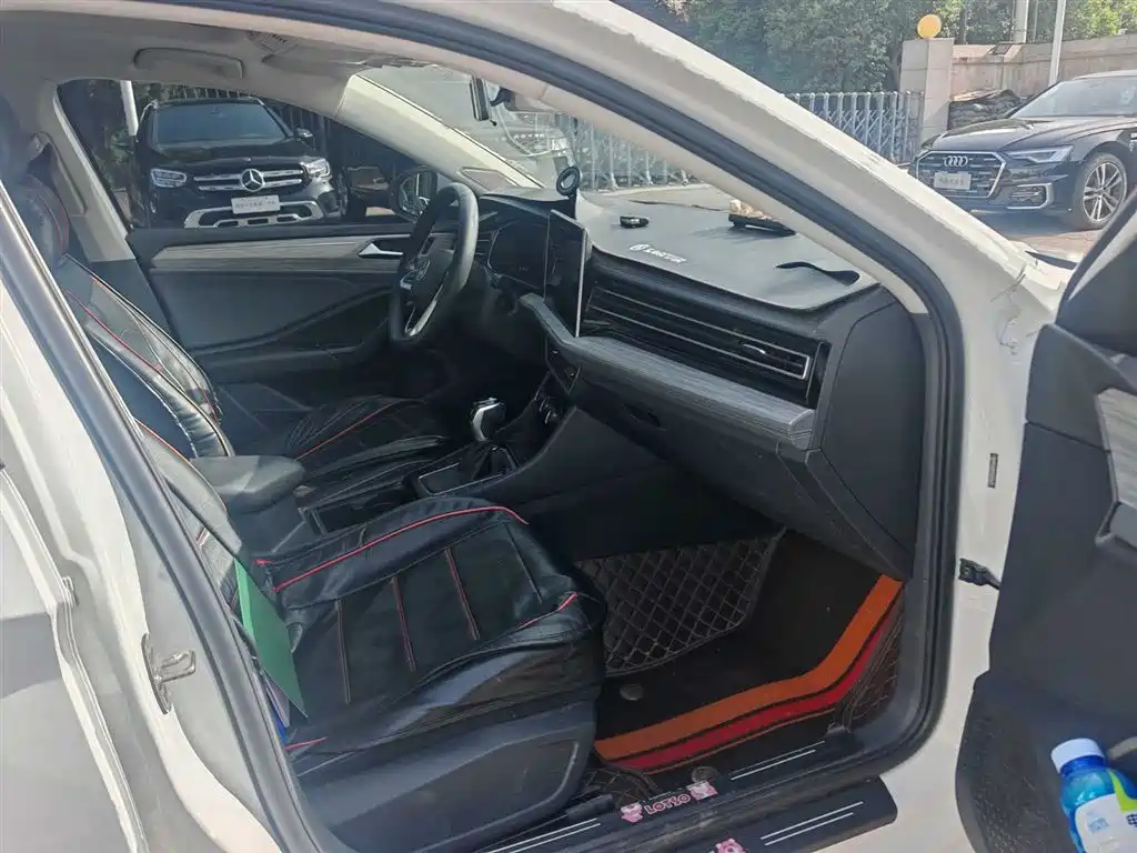 Volkswagen Sagitar 2023 300TSI DSG Surpassing Edition фото 7