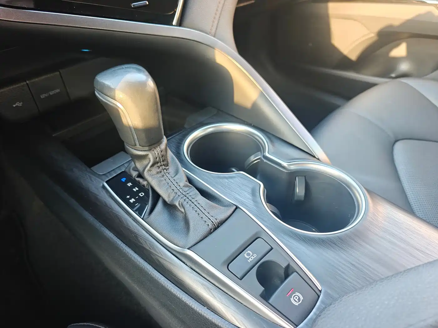 Toyota Camry 2021 2.0G Luxury Edition фото 12