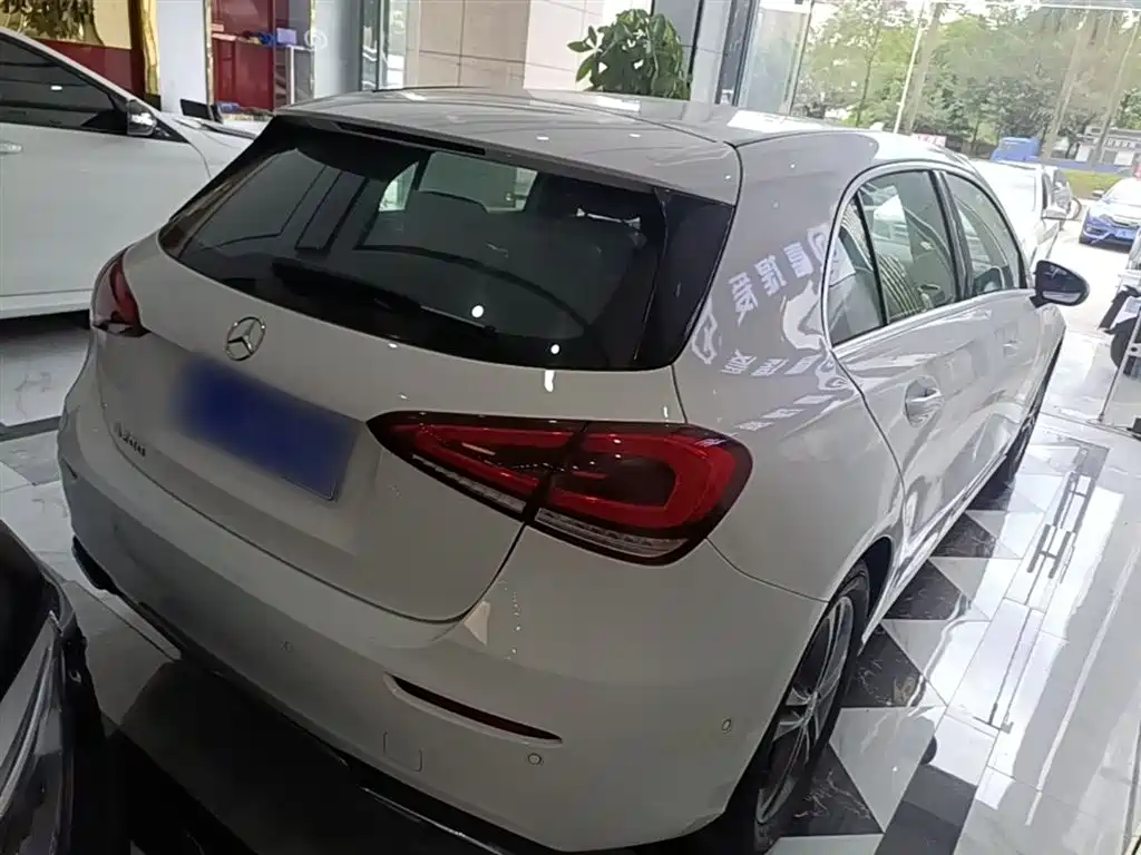 Mercedes-Benz A-Class (Import) 2019 A 200 Dynamic Version фото 7