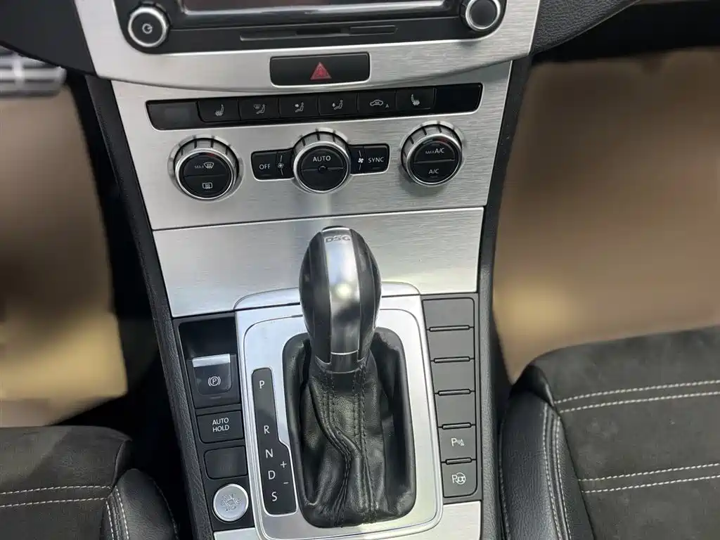 Volkswagen FAW-Volkswagen CC 2015 2.0TSI Luxury фото 9