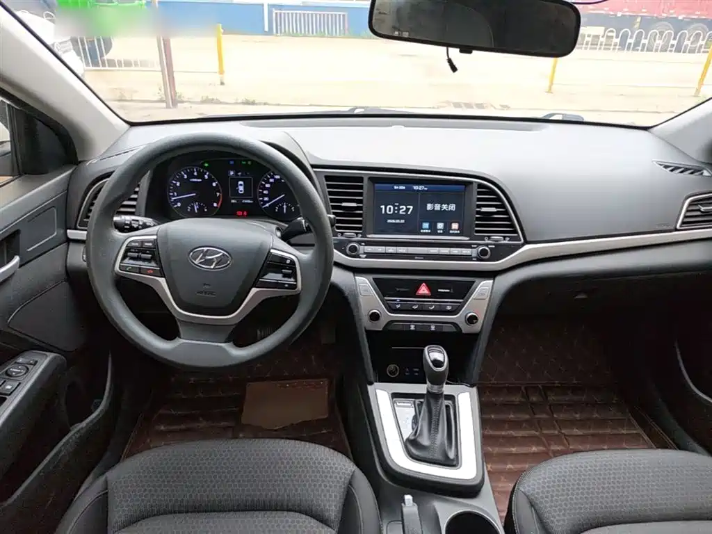 Hyundai Elantra 2016 Model 1.6L Automatic Smart Elite фото 10