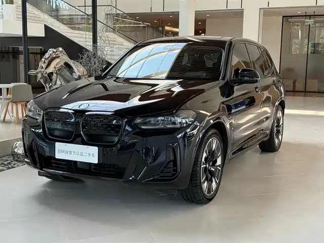 BMW iX3 Innovative Leader