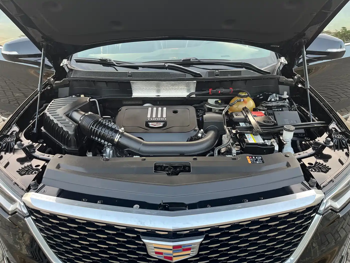 CADILLAC XT6