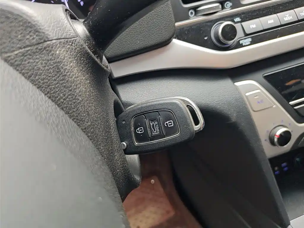 Hyundai Elantra 2016 Model 1.6L Automatic Smart Elite фото 9