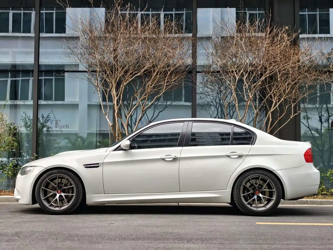 BMW M3 2011 2009 BMW M3 Sedan