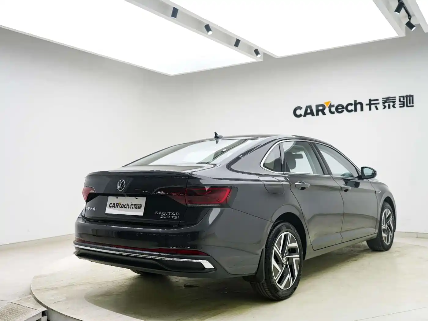 Volkswagen Sagitar 2025 Model Year 3rd Facelift 300TSI DSG Surpassing Edition фото 26