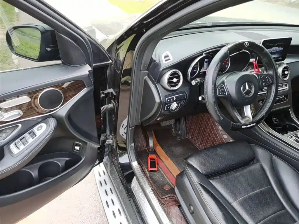 Mercedes-Benz GLC 2018 GLC 260 4MATIC Luxury фото 16