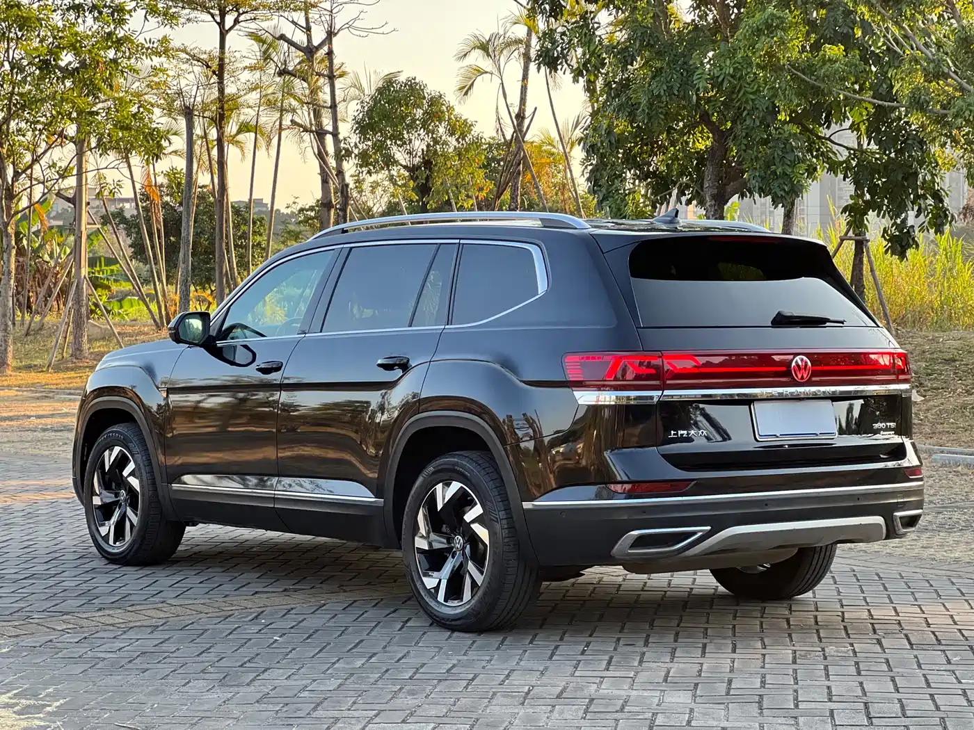 Volkswagen Teramont 2022 330TSI 2WD Premium Luxury фото 9