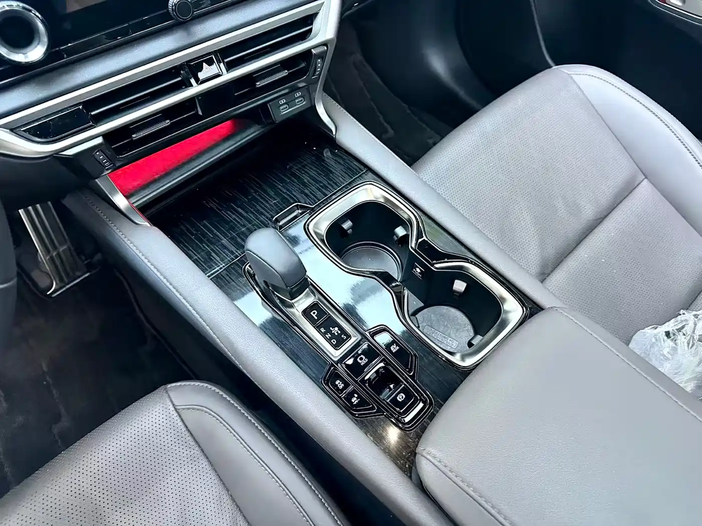 Lexus RX 2025 350h 4WD Premium Edition фото 19