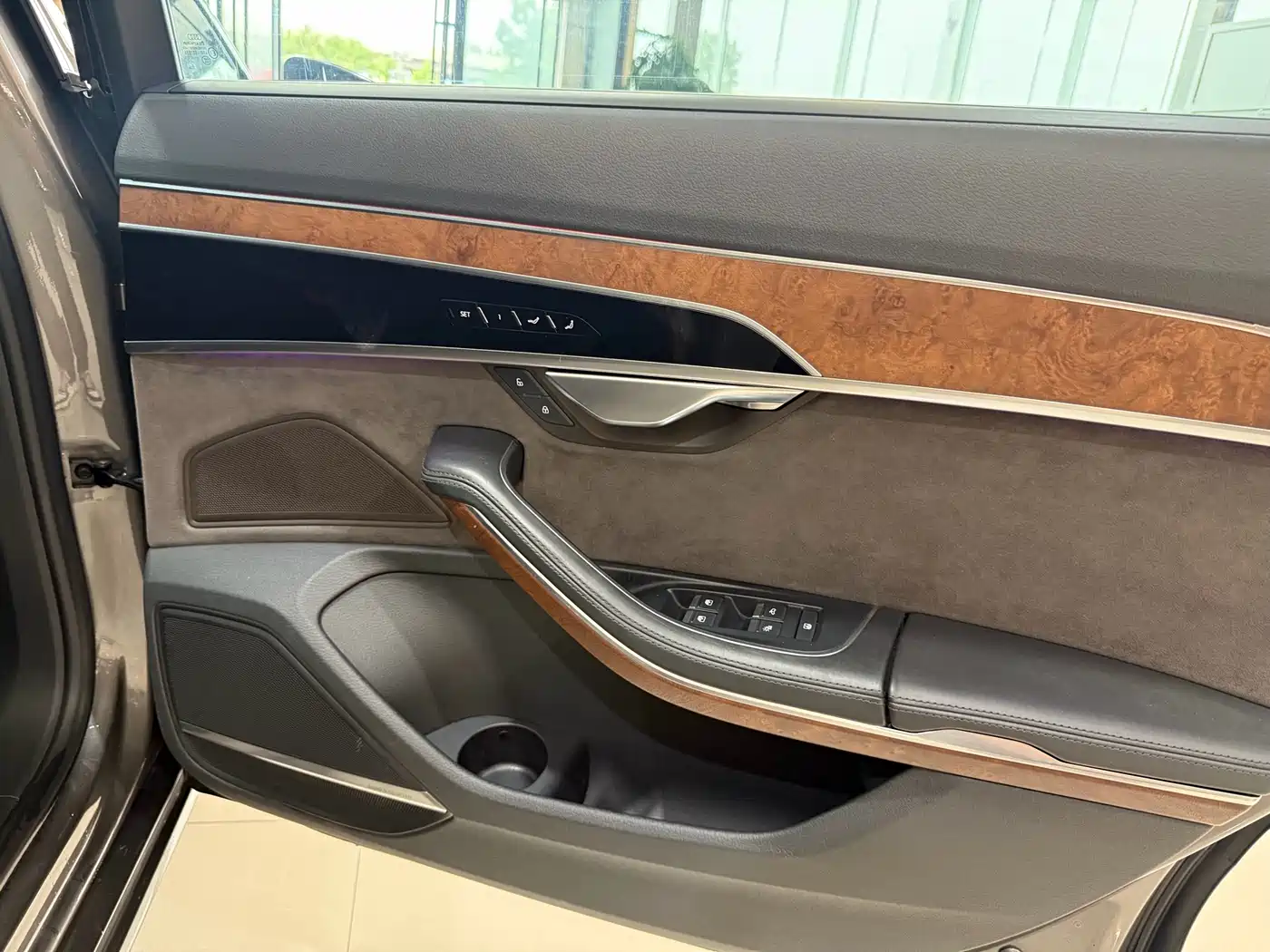 Audi A8 2018 A8L 55 TFSI quattro Luxury фото 10