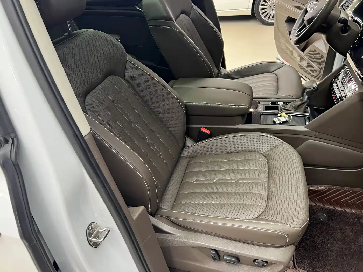 Volkswagen Viloran 2020 330TSI Luxury Edition фото 9